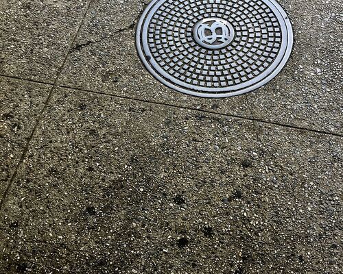 texture-sewer-nyc-new-york